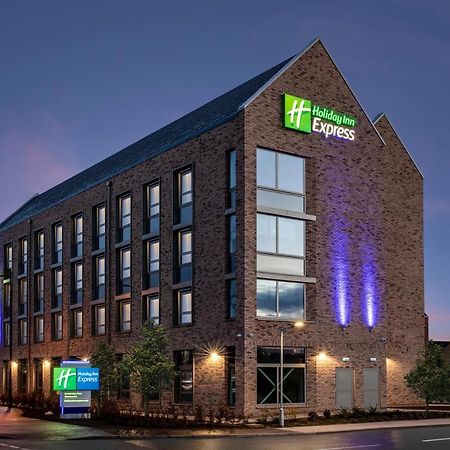 Holiday Inn Express Cambridge West - Cambourne By Ihg 외부 사진