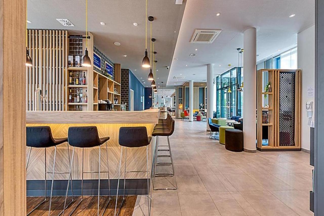 Holiday Inn Express Cambridge West - Cambourne By Ihg 외부 사진