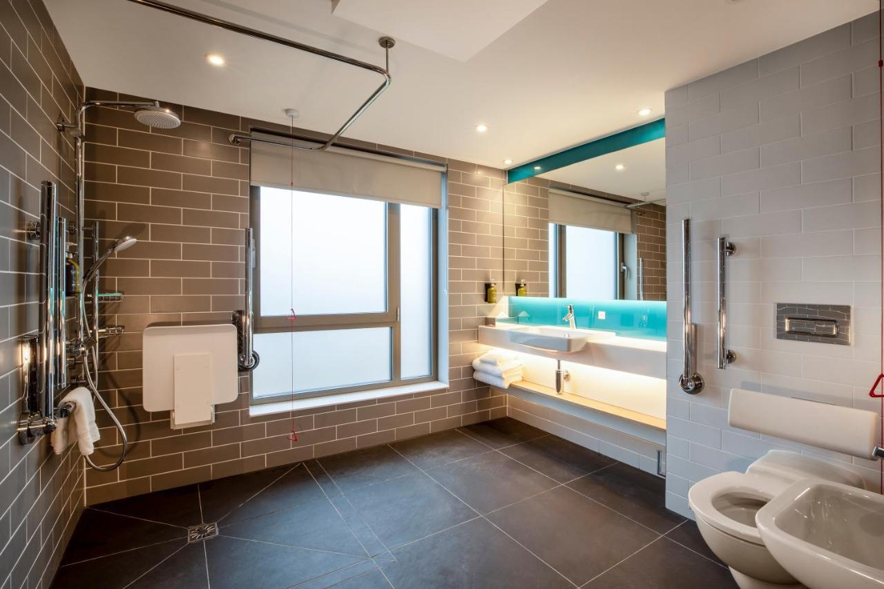 Holiday Inn Express Cambridge West - Cambourne By Ihg 외부 사진