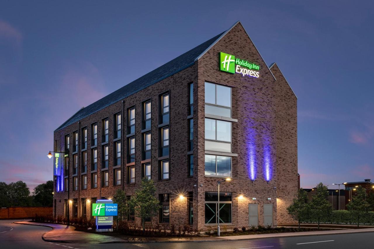 Holiday Inn Express Cambridge West - Cambourne By Ihg 외부 사진