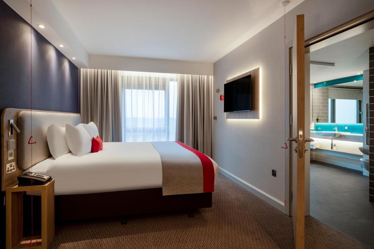 Holiday Inn Express Cambridge West - Cambourne By Ihg 외부 사진