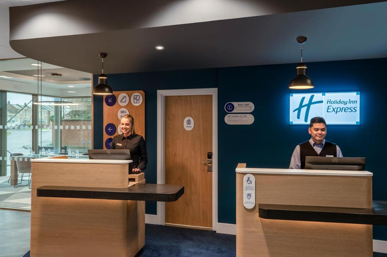 Holiday Inn Express Cambridge West - Cambourne By Ihg 외부 사진