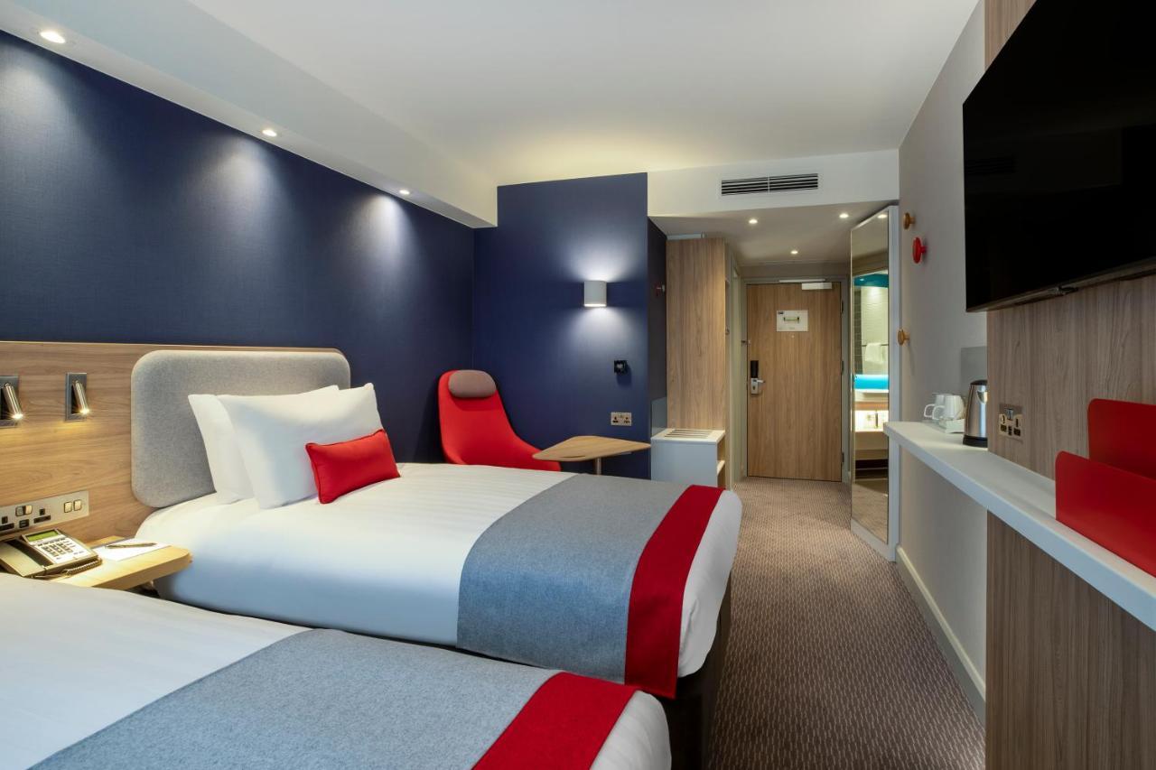 Holiday Inn Express Cambridge West - Cambourne By Ihg 외부 사진