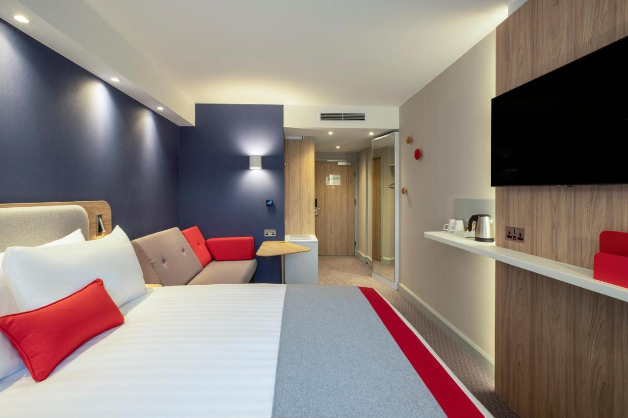 Holiday Inn Express Cambridge West - Cambourne By Ihg 외부 사진