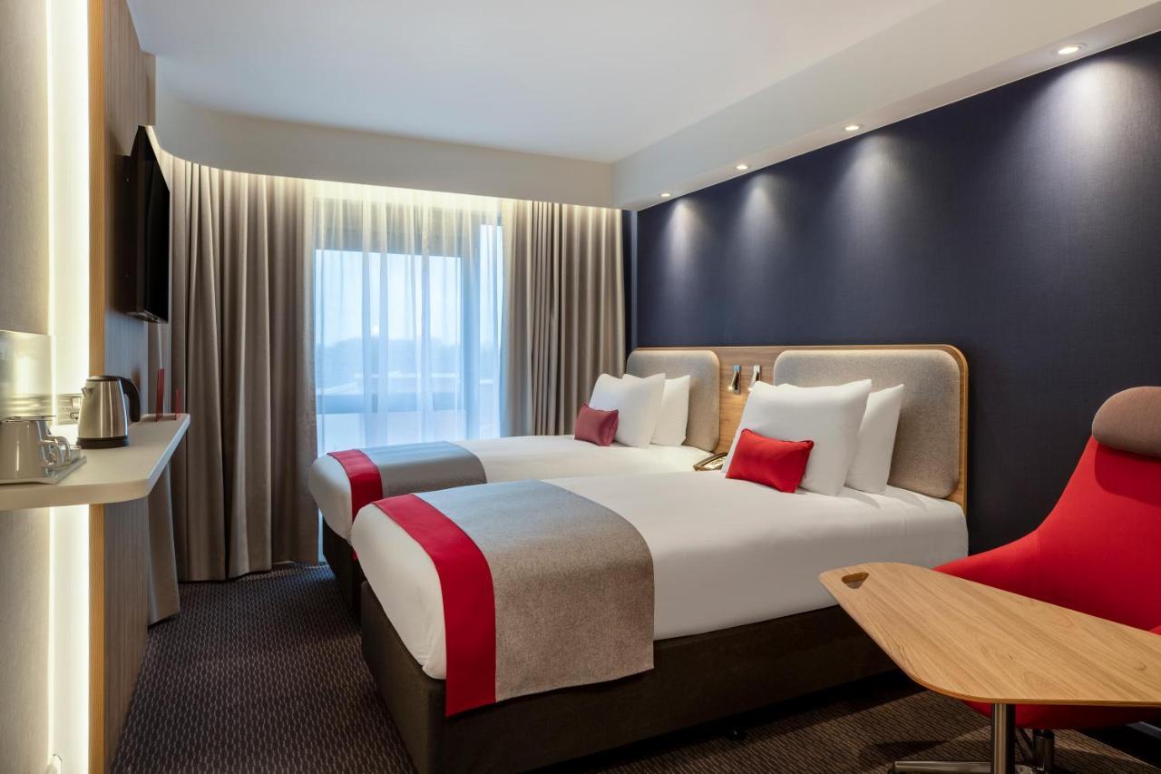 Holiday Inn Express Cambridge West - Cambourne By Ihg 외부 사진