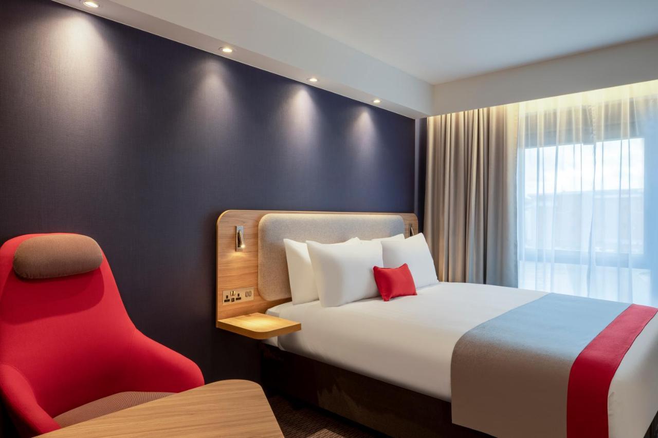 Holiday Inn Express Cambridge West - Cambourne By Ihg 외부 사진