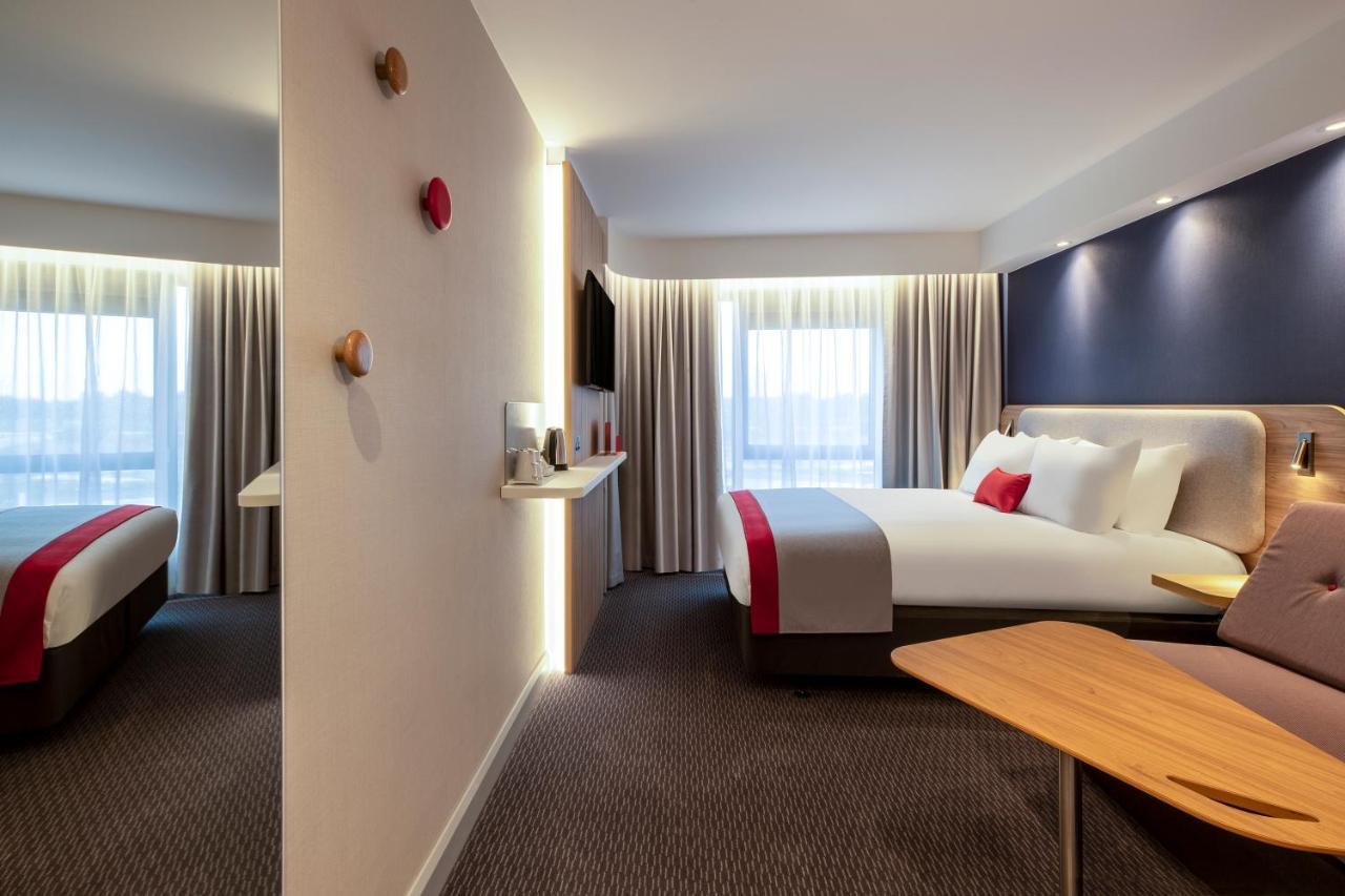 Holiday Inn Express Cambridge West - Cambourne By Ihg 외부 사진