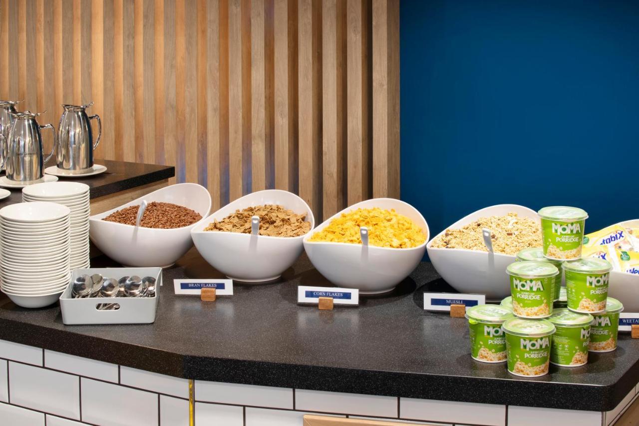 Holiday Inn Express Cambridge West - Cambourne By Ihg 외부 사진