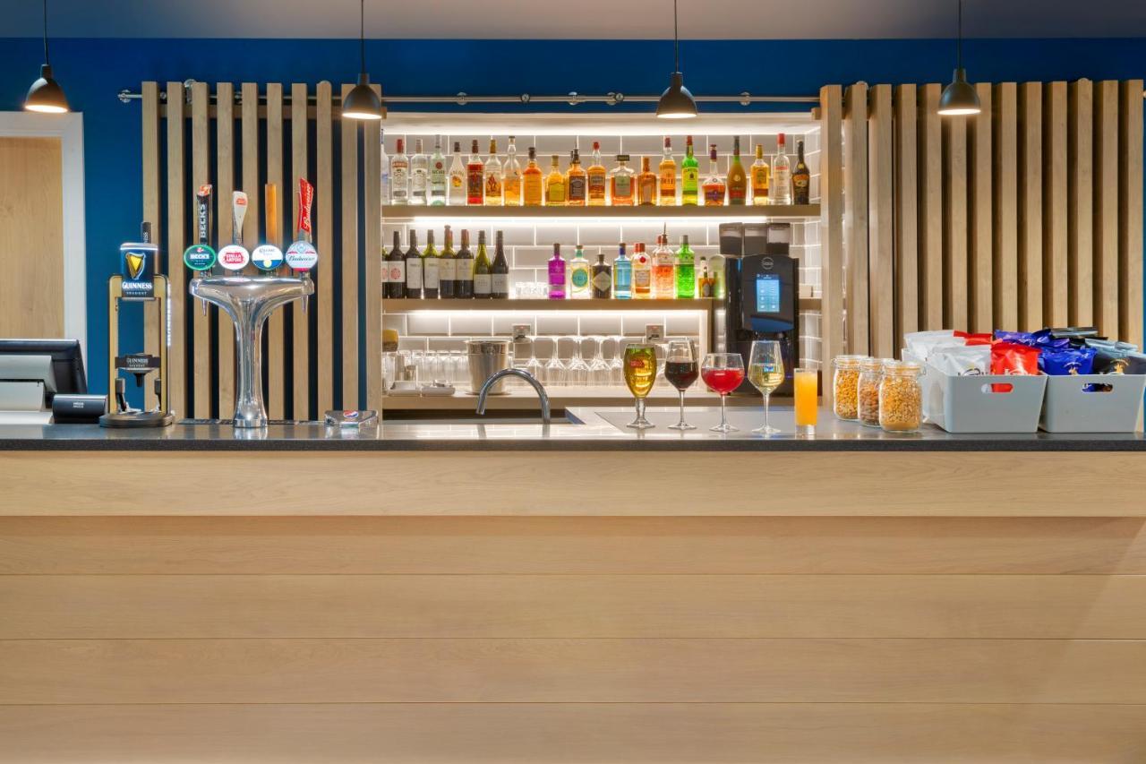 Holiday Inn Express Cambridge West - Cambourne By Ihg 외부 사진
