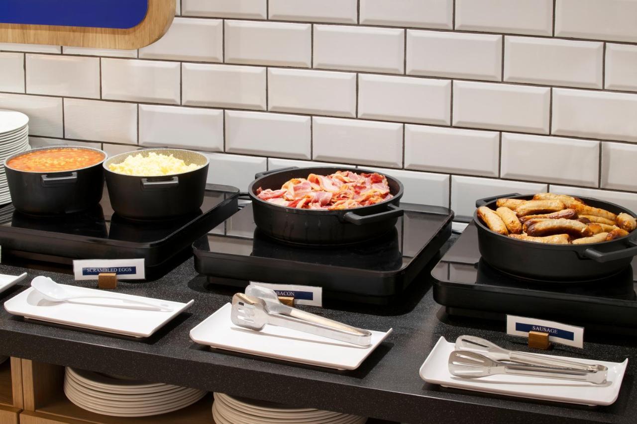 Holiday Inn Express Cambridge West - Cambourne By Ihg 외부 사진