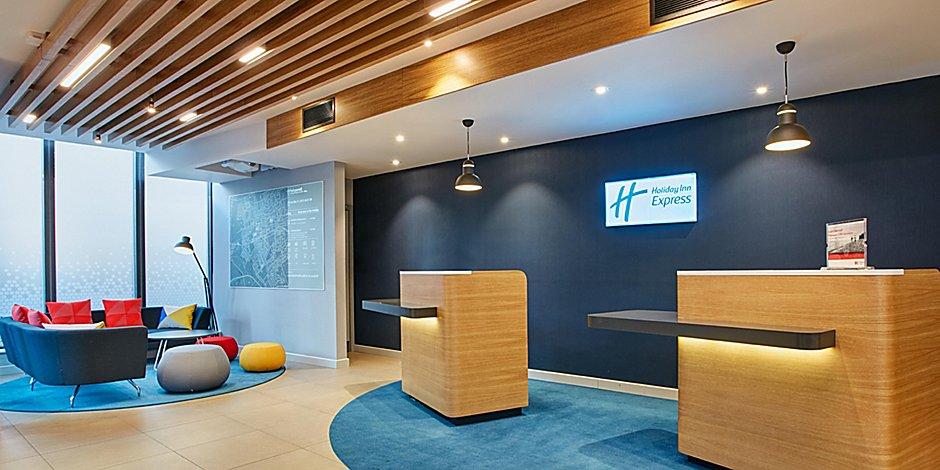 Holiday Inn Express Cambridge West - Cambourne By Ihg 외부 사진